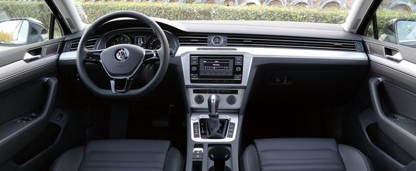 “买车就买次低配” 评测大众新迈腾1.4T 性价比如何？