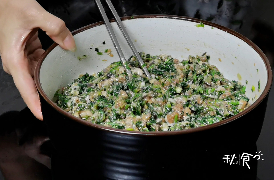 大叶芹饺子馅的做法(四道好吃的大叶芹做法)