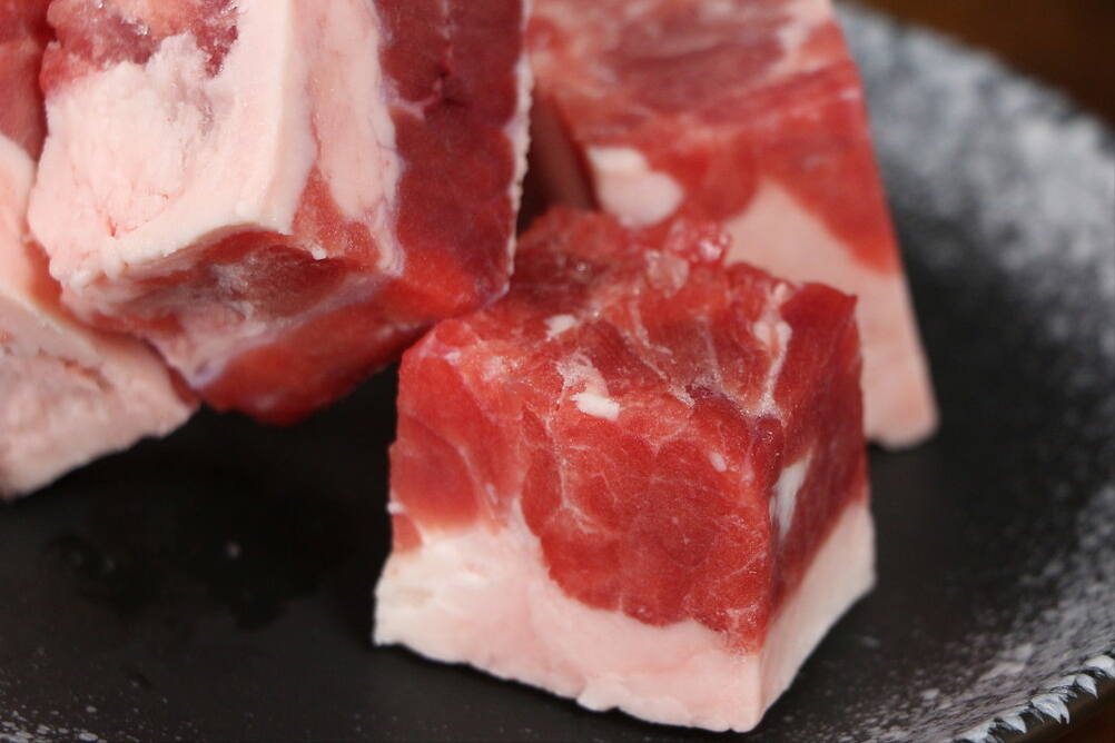 炖牛肉，记住3点小窍门，软烂不塞牙，香嫩没腥味，老人也能嚼动