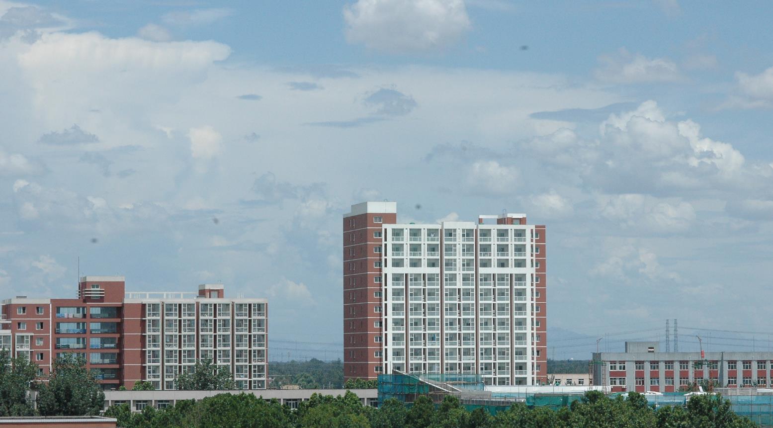 校友会：语言类排名前十的大学，这三所大学排名倒数