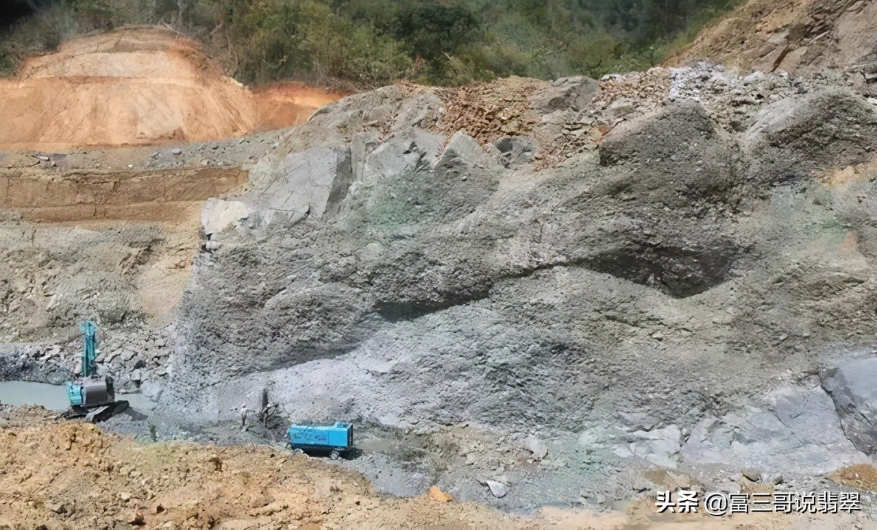 翡翠在缅甸遍地都是，矿区里面的翡翠原石随便捡？这是真的吗？