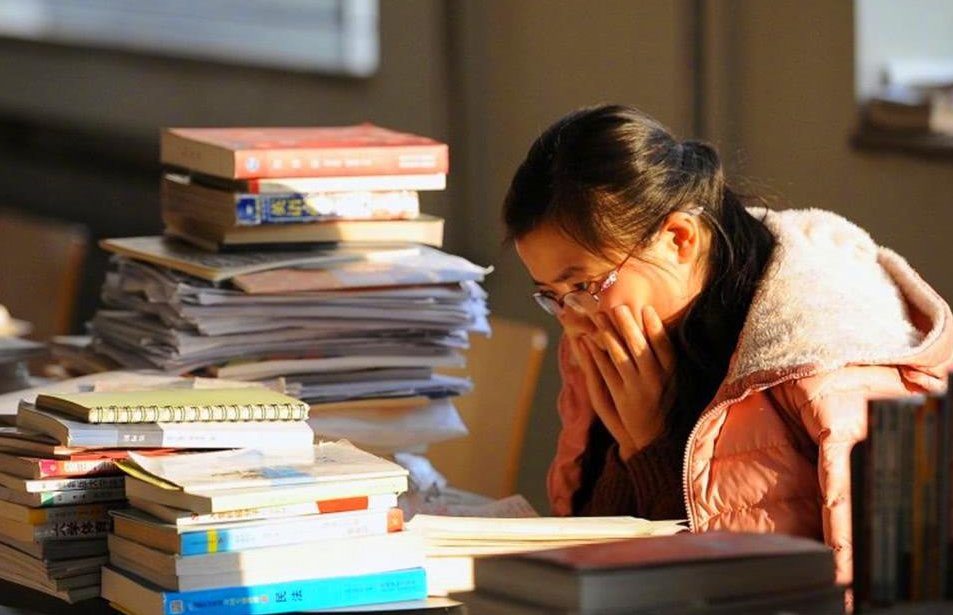 考研党迎来“坏消息”，多所高校取消全日制招生，会计专业占多数