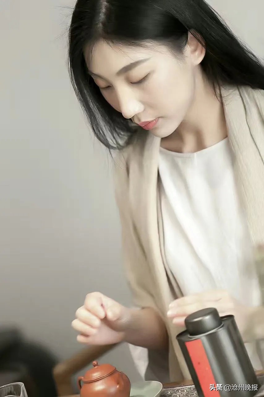 茶缘｜一杯香茗，细细品酌，不光能体会茶的甘苦滋味，更有人生百味……
