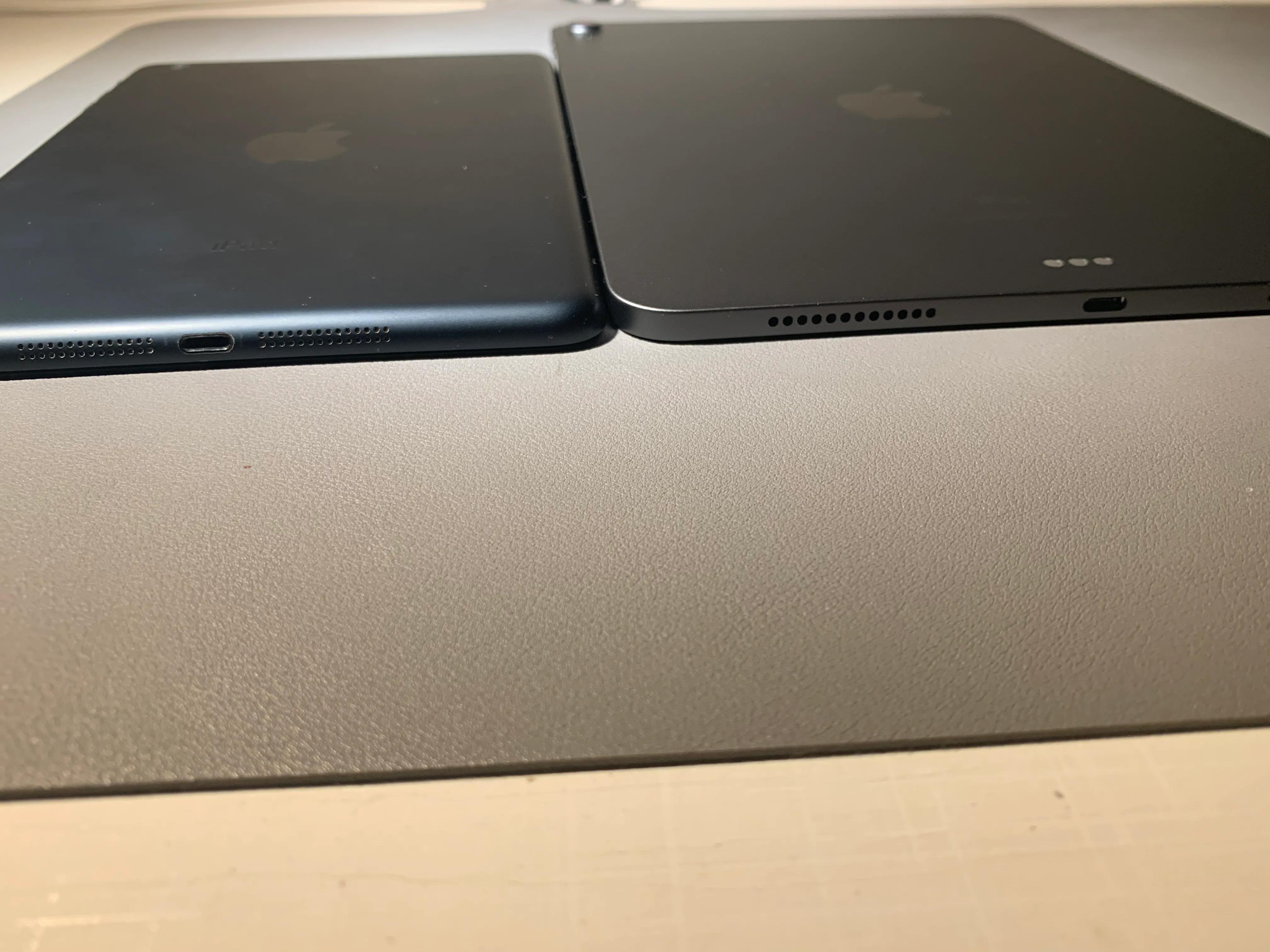 我的第一代ipad  mini和刚买的ipad  air4对比