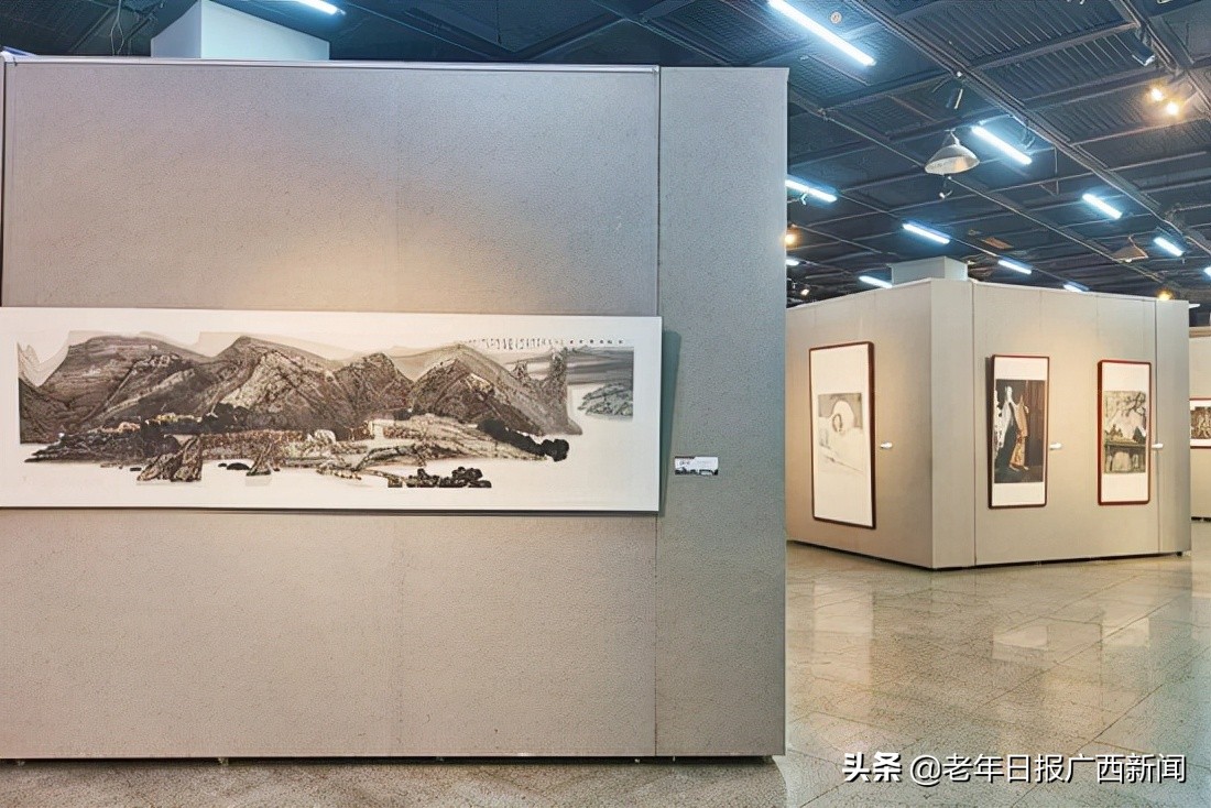 “庆祝中国共产党建党100周年•风展红旗—冯凤举画展”隆重开幕