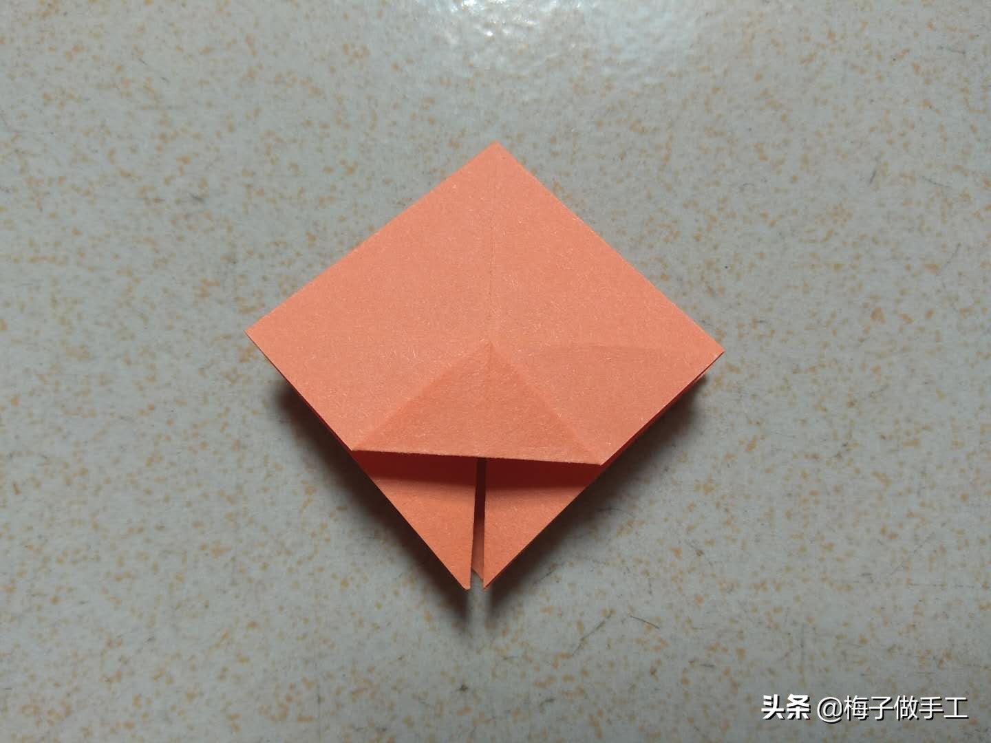 折纸手工,一张纸折一顶棒球帽子,折法简单,宝宝也能轻松学会