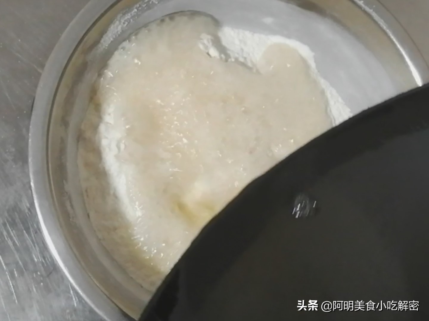 牛舌饼里面是什么馅儿（教你牛舌饼香甜可口的做法）