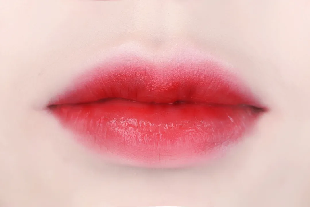 你的唇妆也就值30元,学会这几个小技巧,可以进阶成300元高级唇