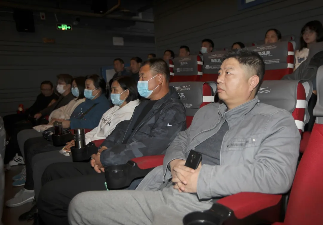 三门峡市交通运输局组织党员干部职工观看电影《长津湖》