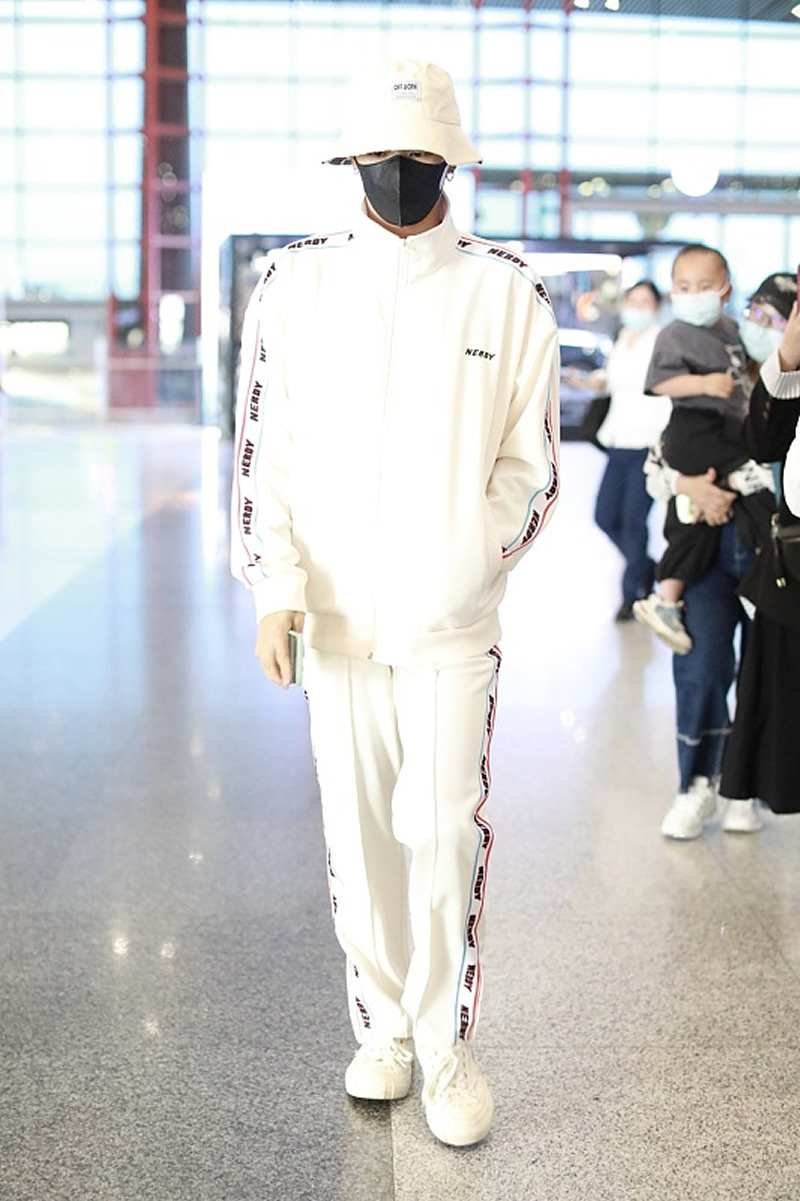 男士运动风穿搭之穿成套运动服,简单帅气很有型