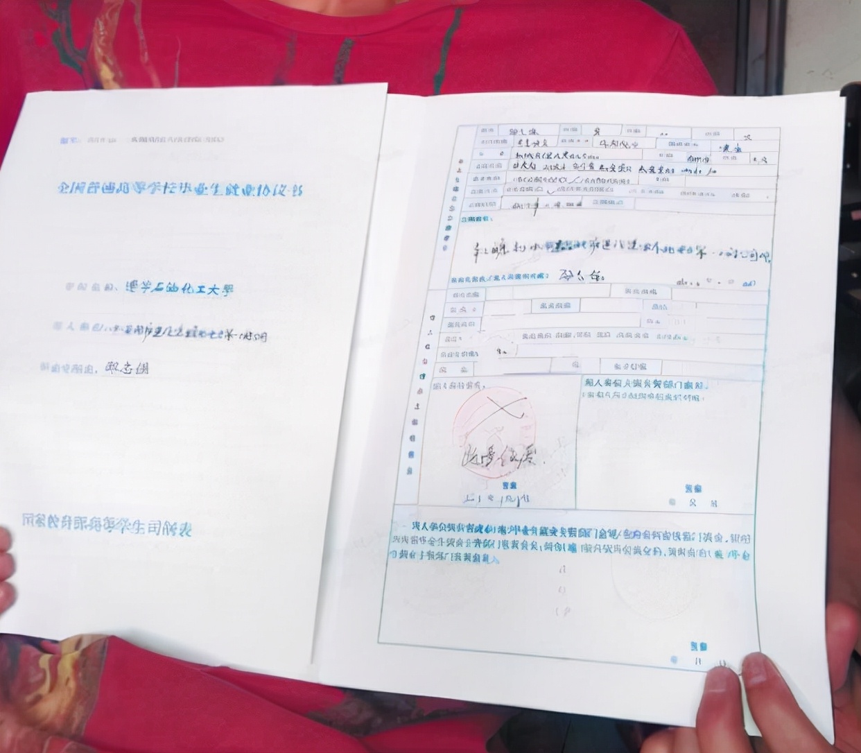 大学生毕业后，签订“三方协议”要谨慎，可能会影响学生正常就业