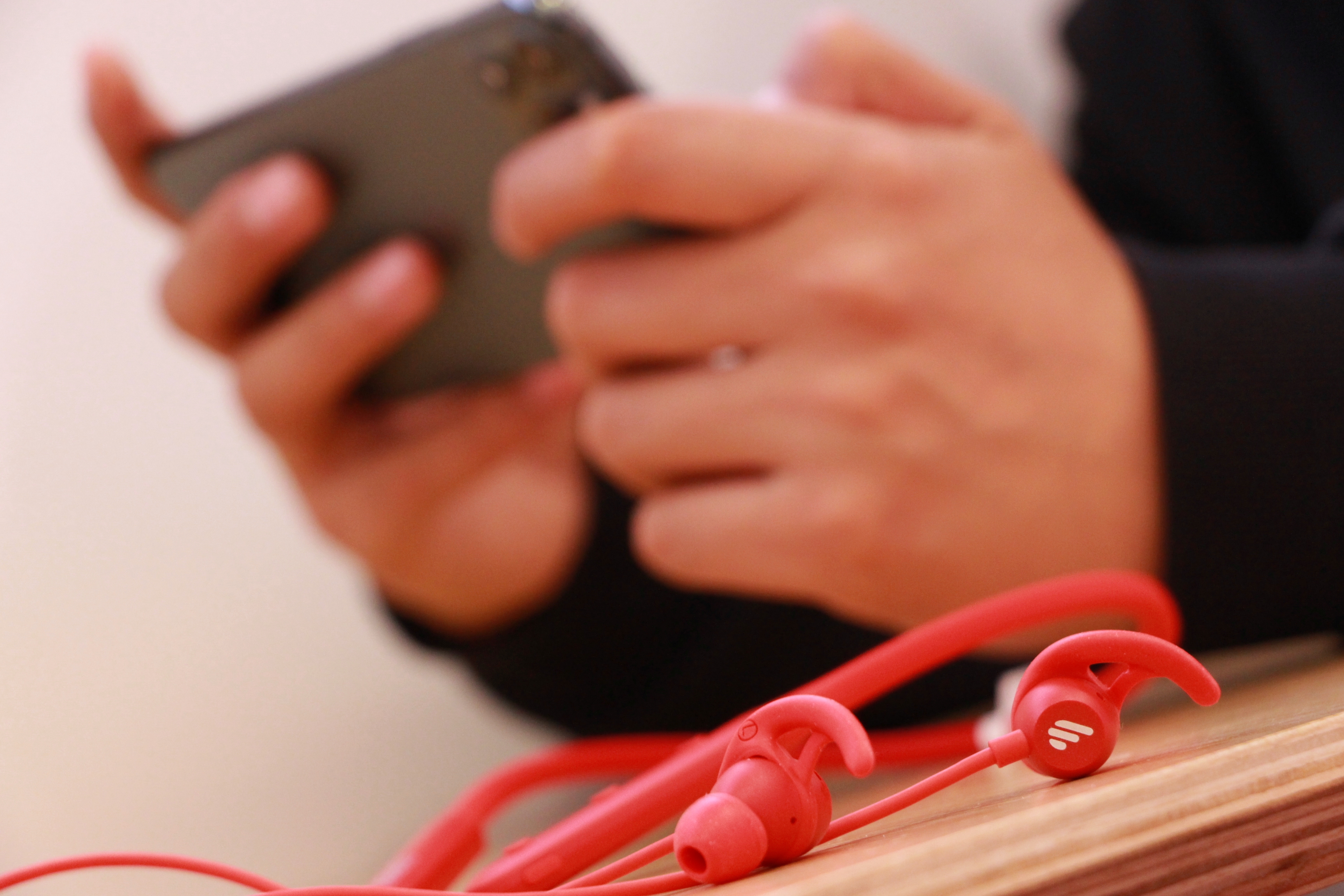 运动耳机不选贵的只选对的，漫步者W280NB满足运动爱好者的需求