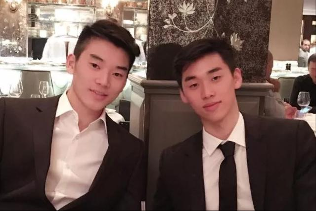 林依轮娶美妻25年仍帅过儿子，坐拥亿万家产，曾发话让儿媳颤抖