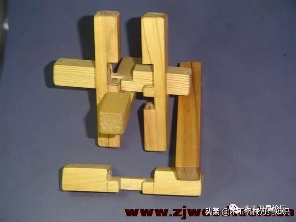 鲁班锁用柱黄金搭档，二十柱可拼四百式详细流程