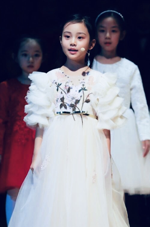 哭喊太惨的甜馨“坑惨”亲妈？李小璐面临新一波“讨伐”冤不冤？
