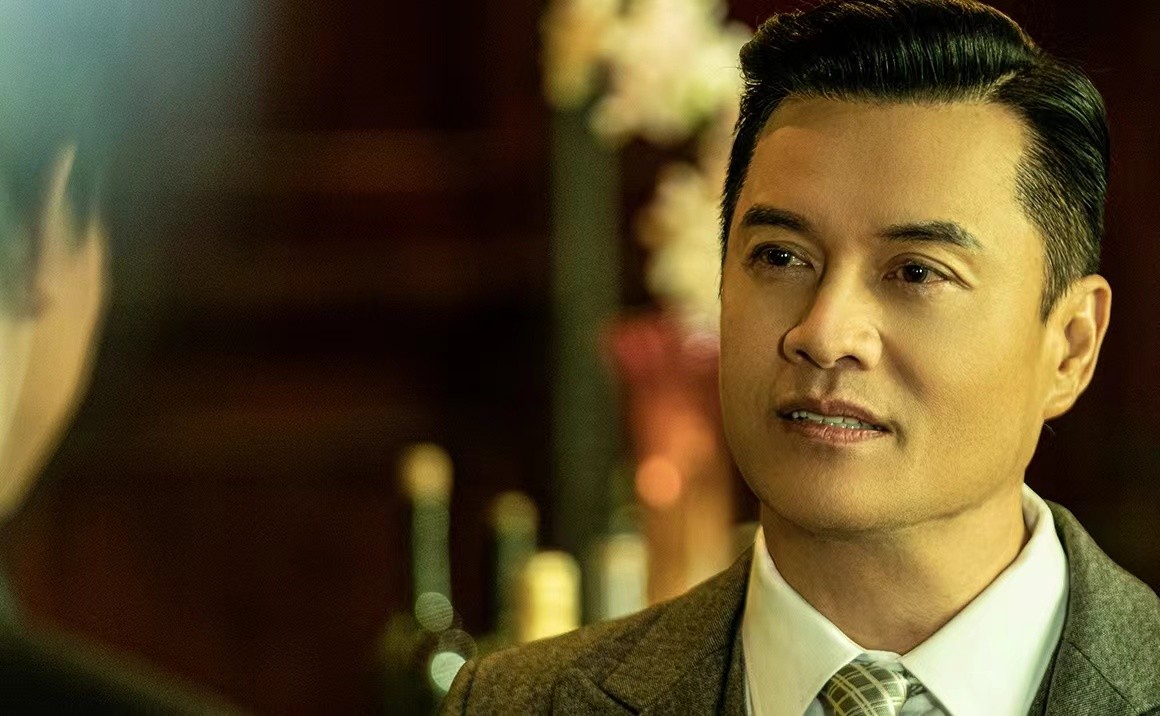 冻龄男神吕良伟再刷上海滩年轻过四十年前的丁力