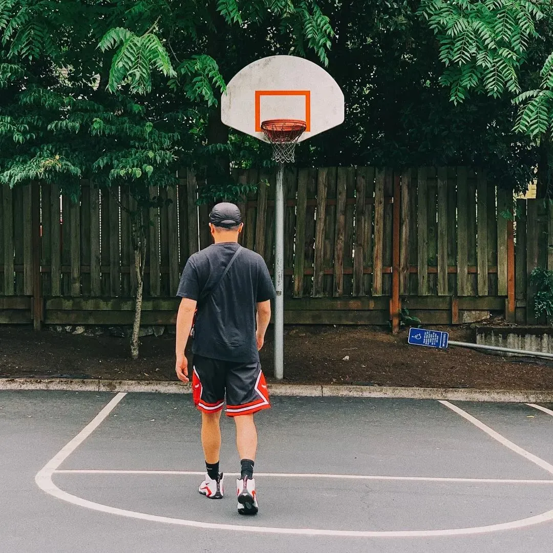 詹姆斯头像(篮球男孩专用头像！精选NBA头像 你的篮球头像到了)