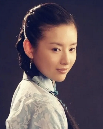 女神董洁的上位往事，和她难以捉摸的绯闻之恋