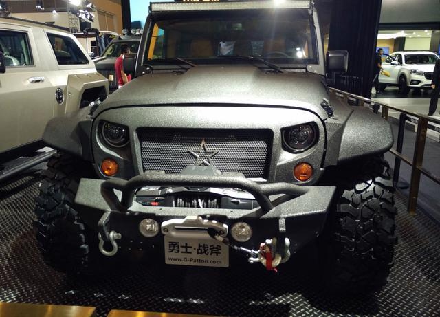 越野战车——乔治巴顿•勇士战斧 6x6 配置性能解析