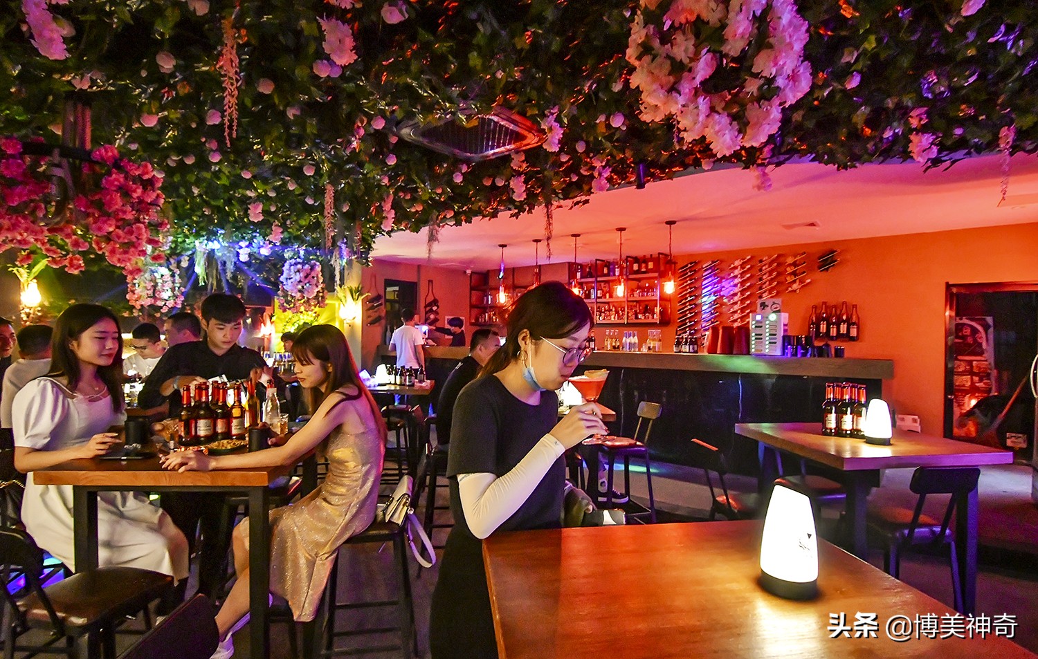 夜往葛仙村，瞧一瞧仙人的夜生活；晨登葛仙山，上一柱平安祝福香