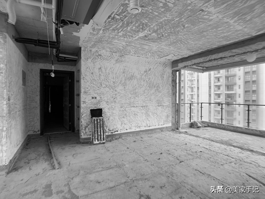 坚持极简主义的江苏夫妇，把家装修得一尘不染，看着都高级