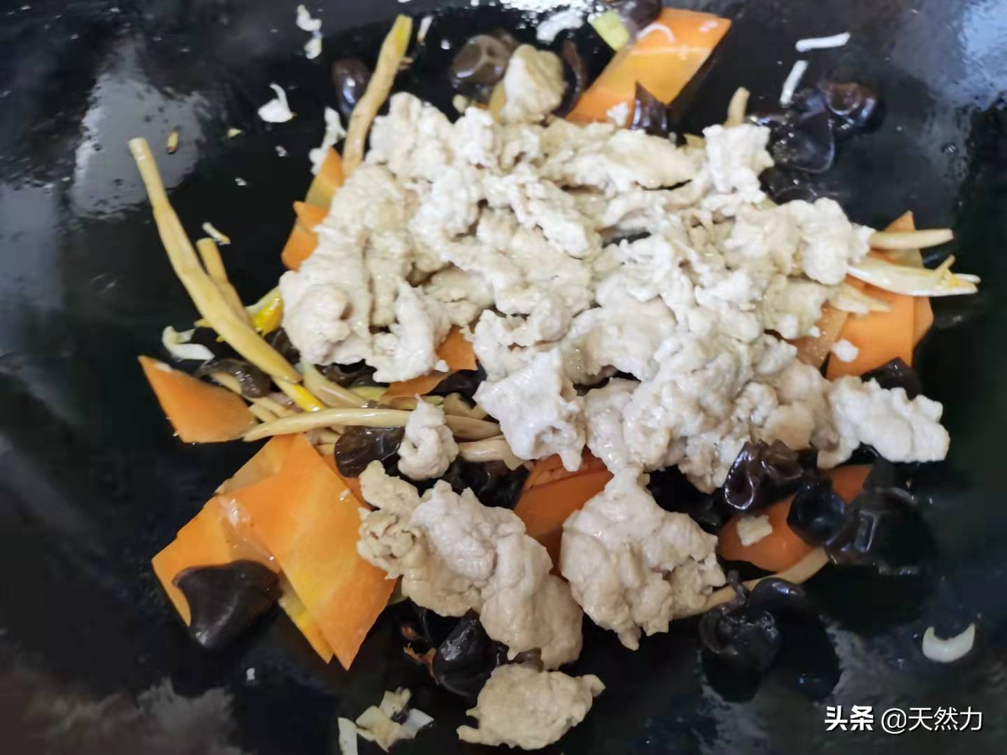 木须肉是传统的经典名菜，做法简单，步骤是关键，看一遍就能学会