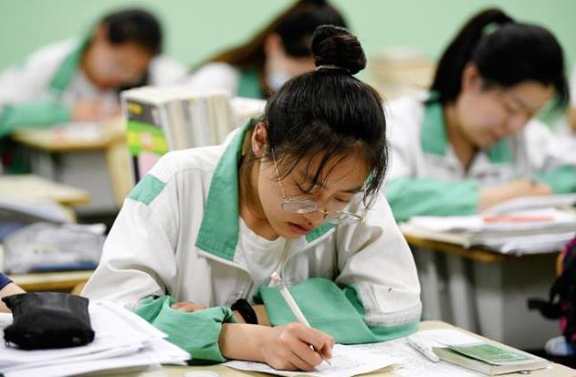 国内大学的另类绰号，得知本名后有被笑到，你能猜出来几个