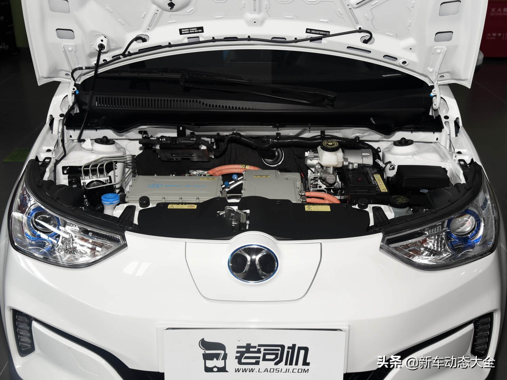 跑高速轻松，301km续航快充高底盘代步车，实拍北汽新能源EC3