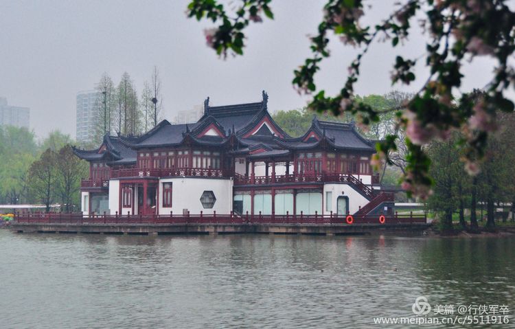 莫愁湖——粉黛江山，留得半湖烟雨；王侯事业，都如一局棋枰