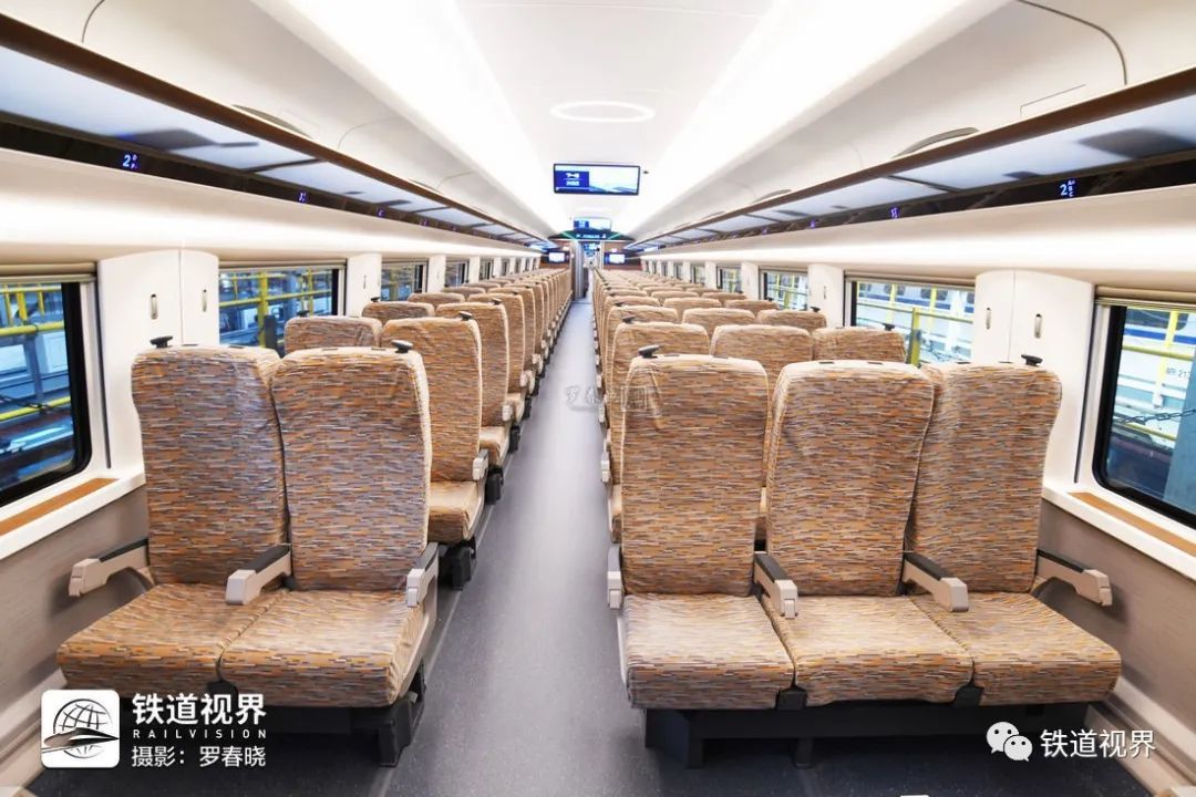 cr400af-bz的二等座车cr400bf-z的二等座车二等座车座椅增加的usb充电