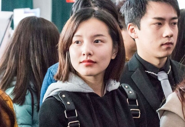 家长：大学生一个月生活费多少合适？辅导员说出答案，1500元足够