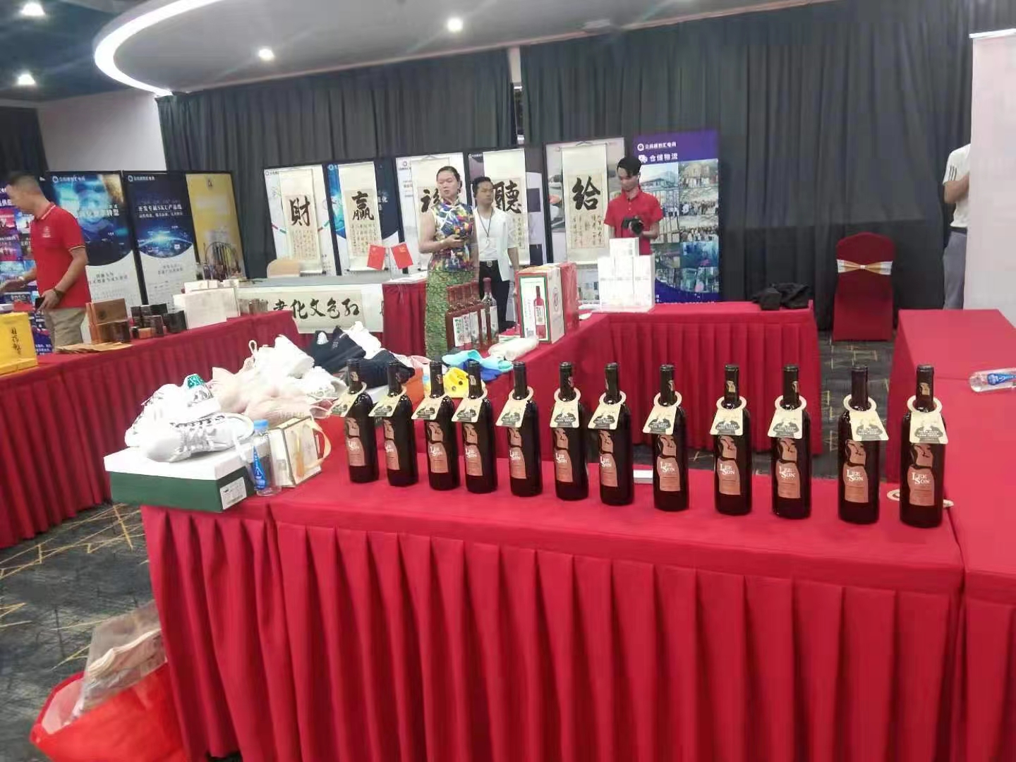 你知道喝红酒前为什么要醒酒吗?