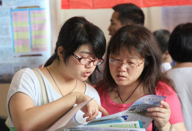 国内医学院前十名出炉，湘雅居然垫底，北京上海包揽前五