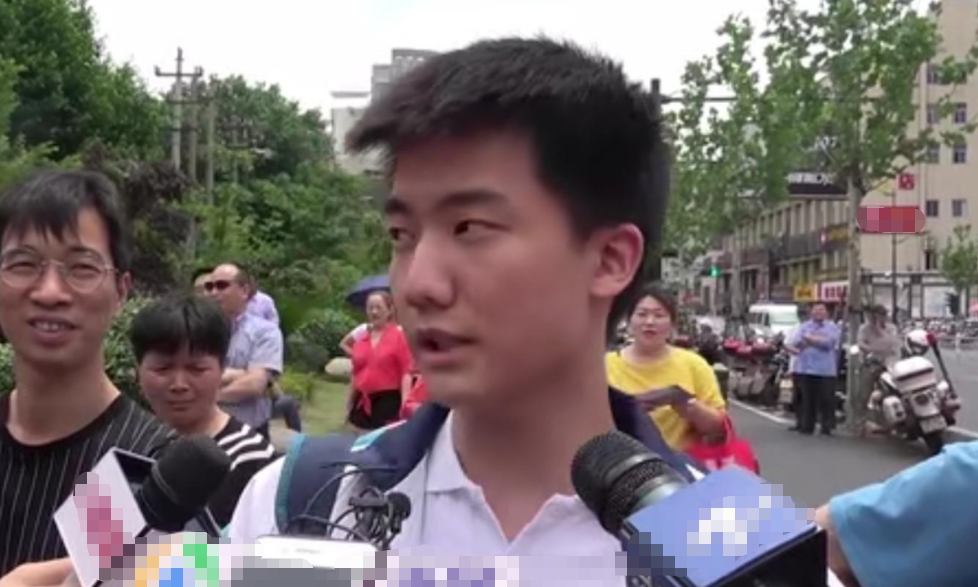 浙江考生林欢，提前20分钟交卷称“高考太简单”，最后考了多少分