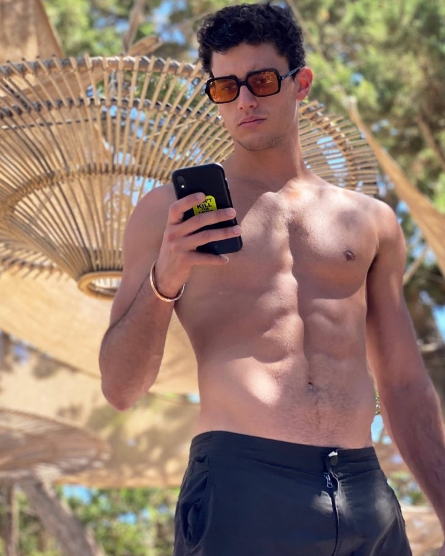 长得帅，身材好是什么样的？他来告诉你，3个动作，练出同款腹肌