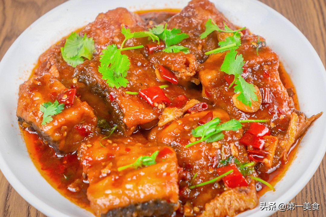 草鱼如何做好吃(草鱼香嫩好吃的做法,老家招待亲朋好友的常见菜,吃