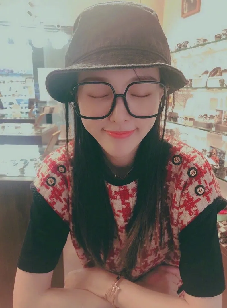 如何根據臉型選眼鏡？方形還是圓形？搭配好眼鏡，讓你氣質更出眾