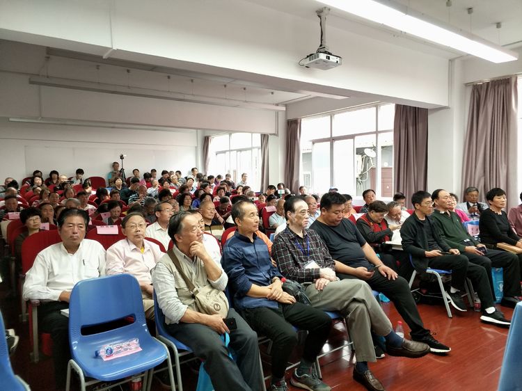 韩依群：浓浓书香伴我行------2019年上海知青图书交流会