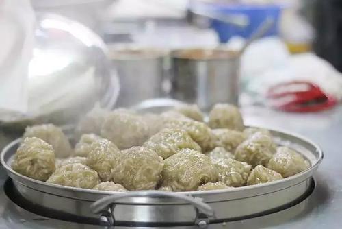 自制芋圆，软糯香甜，一口好几个，美味又嫩滑，在家也能自己做