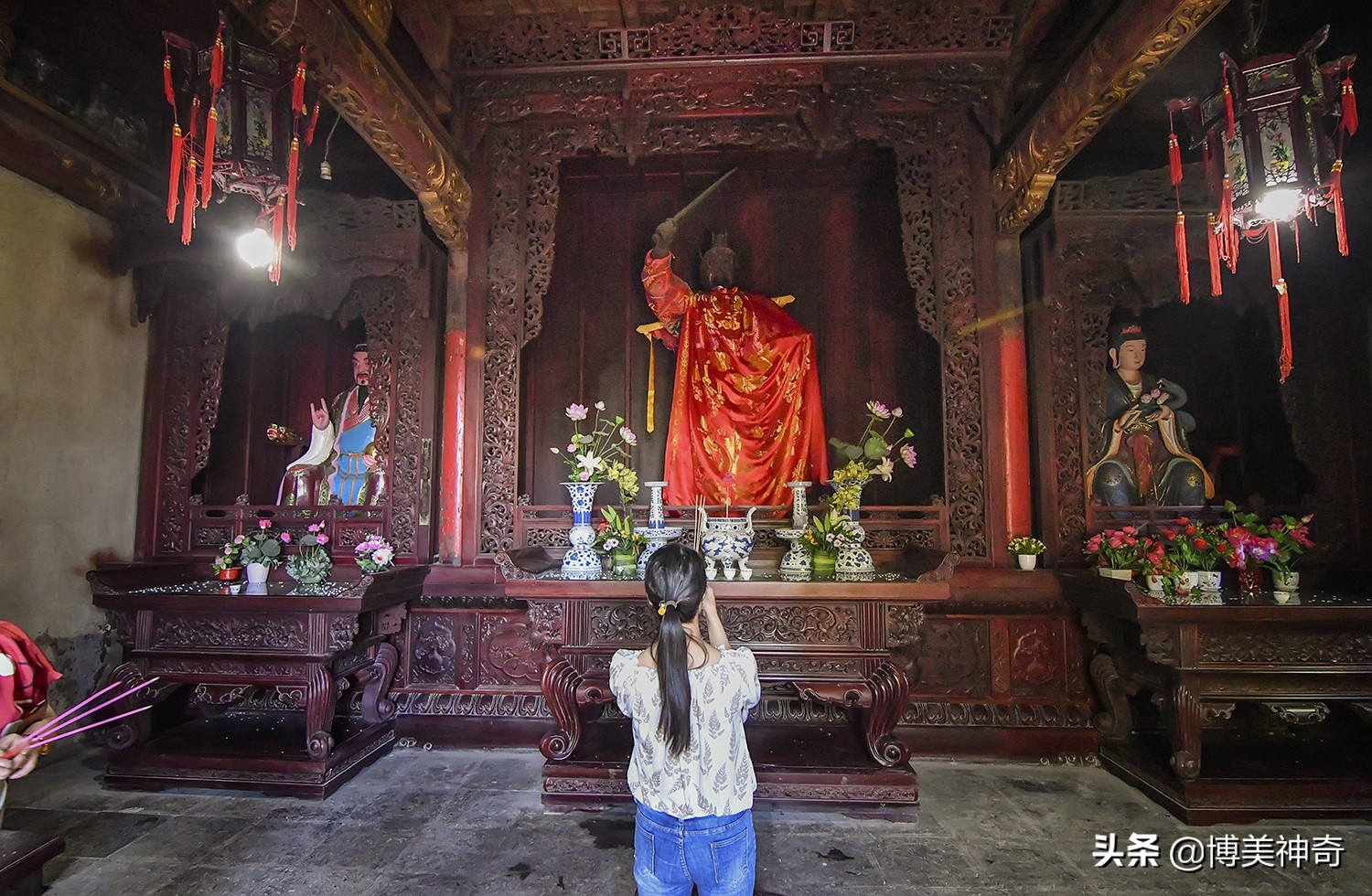 夜往葛仙村，瞧一瞧仙人的夜生活；晨登葛仙山，上一柱平安祝福香