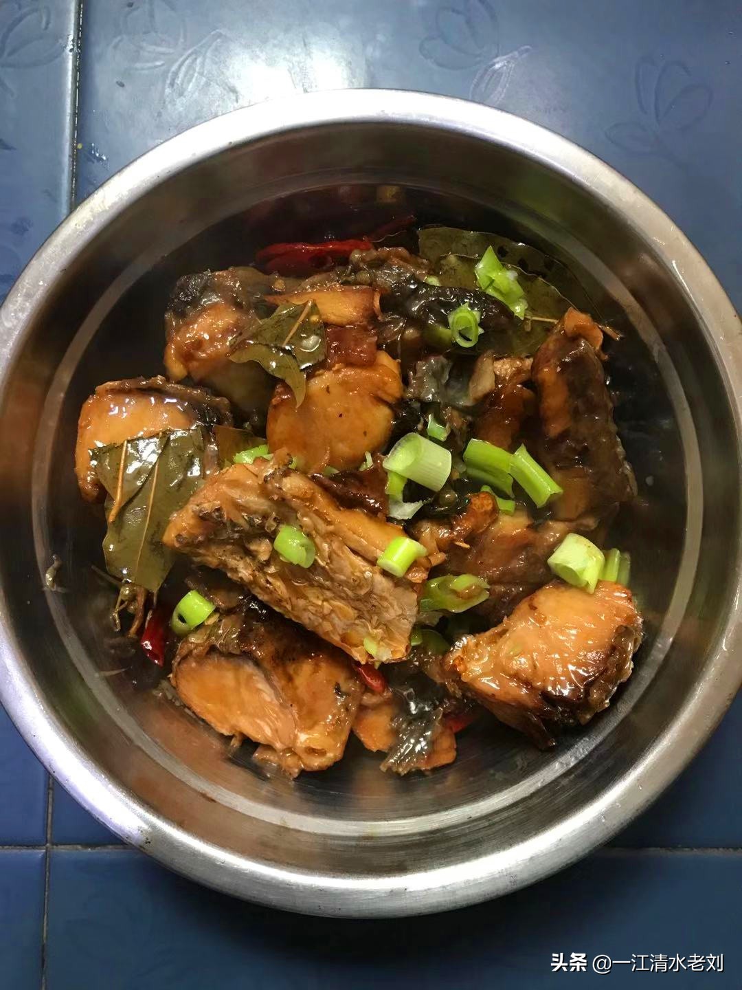 今天为大家分享一下腌制腊鱼的两种烹饪方法，希望你能喜欢