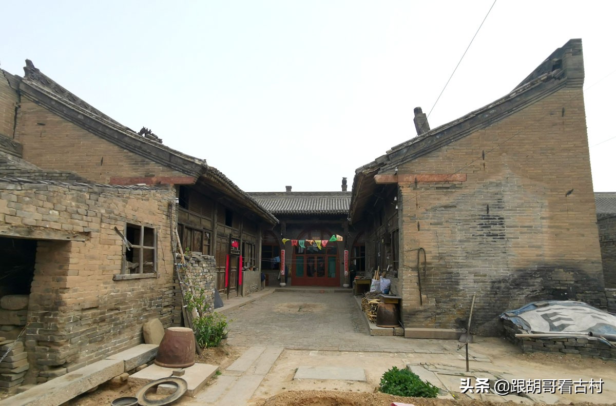 火炕、架子床结合到一起会是啥样？山西农村这里有