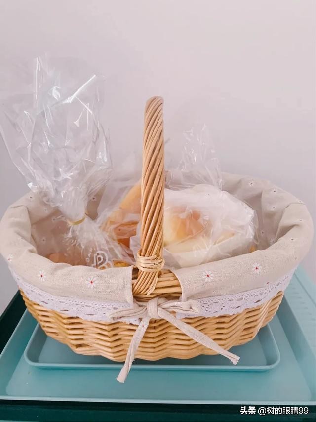 瓶里有鲜花，篮里有面包，而我忽而赛神仙忽而绝望主妇
