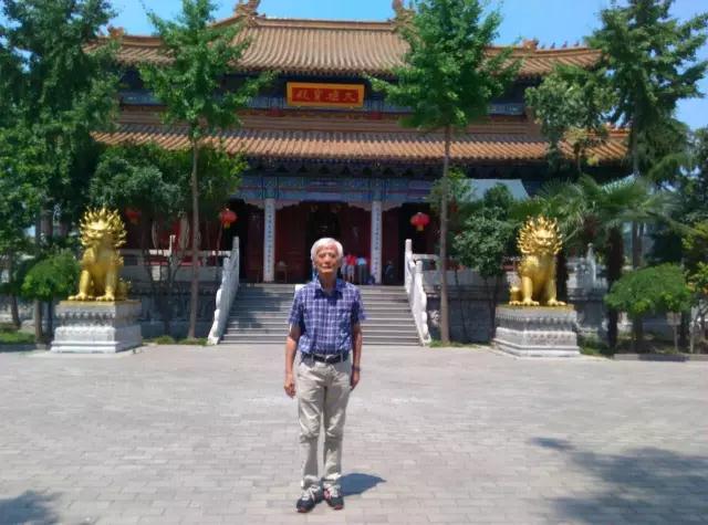 西安外国语大学，是由什么做成的？