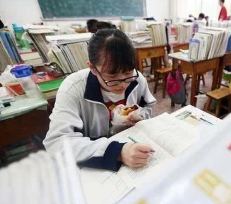 普通高中生，高考想考到600分，难度大不大？听听班主任的答案