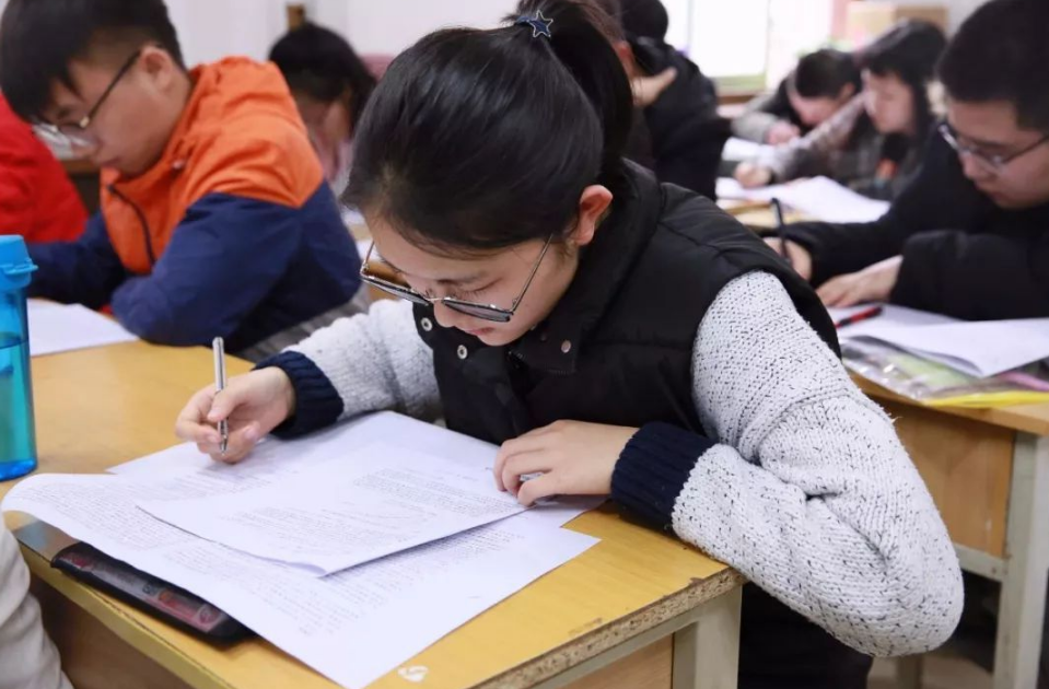 浙江很“牛气”的二本大学，毕业生多数成为公务员，却鲜有人了解