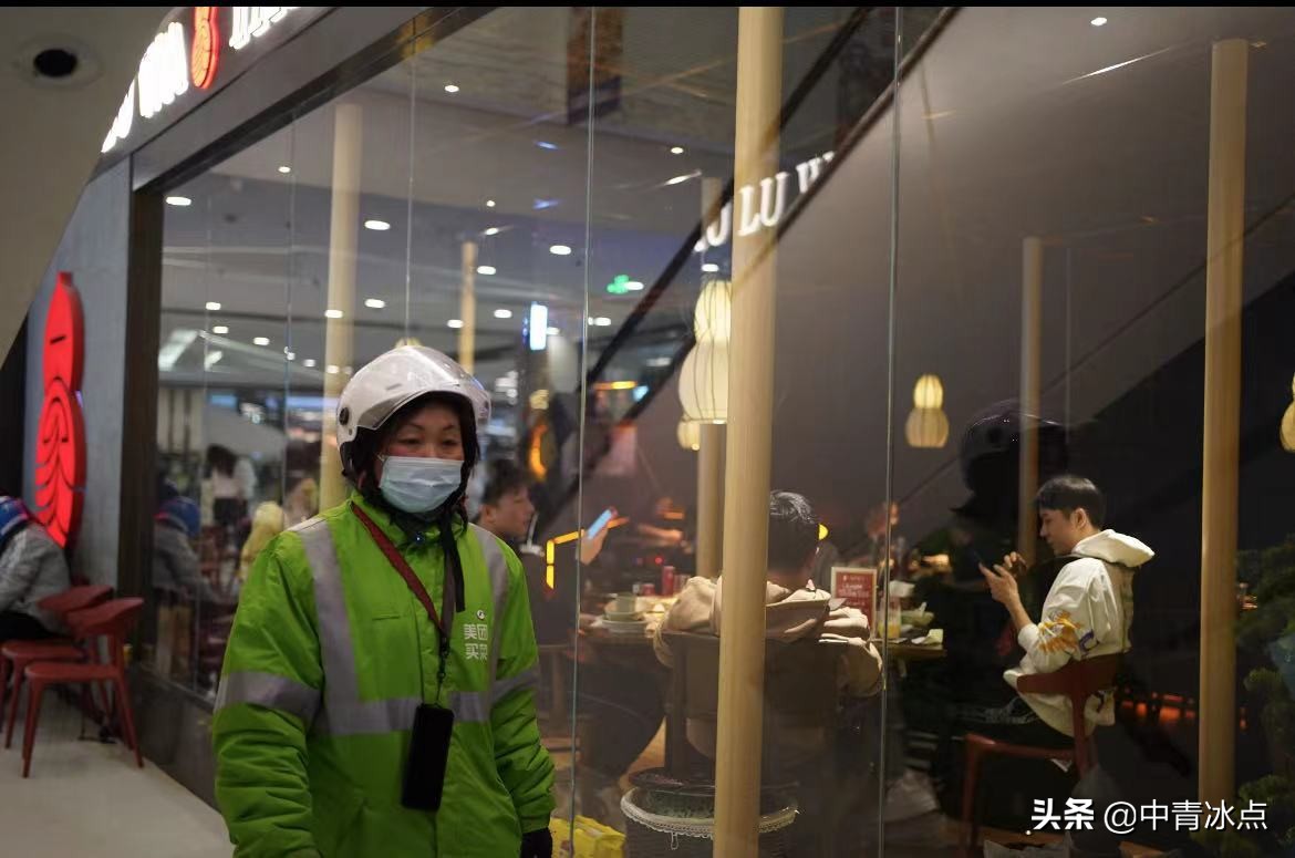 百万骑手维权难，劳动关系层层转包，在北京赢了劳动仲裁，却在重庆输了官司