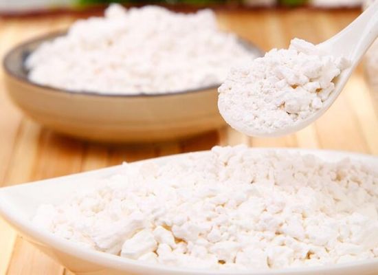 炒菜勾芡时，放淀粉还是放面粉？营养师告诉你，两种食物的区别