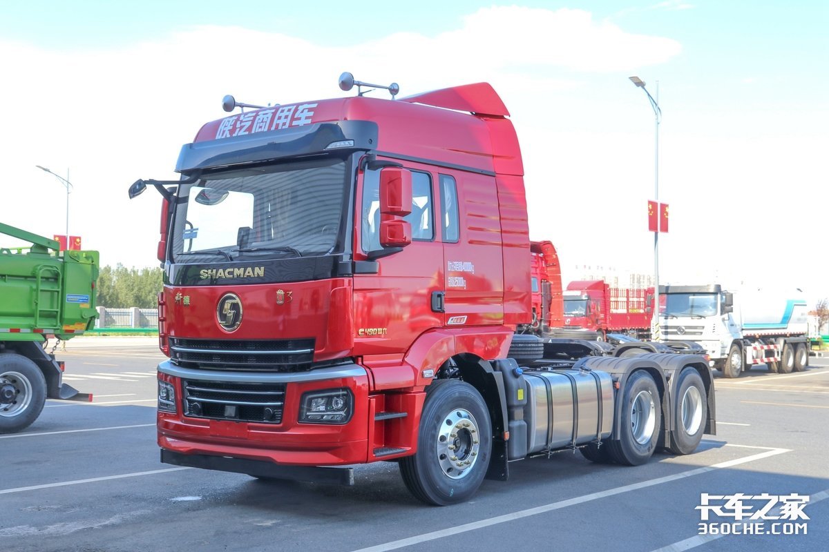 x12康机匹配法士特,1100l双油箱保证长续航,实拍轩德翼3牵引车