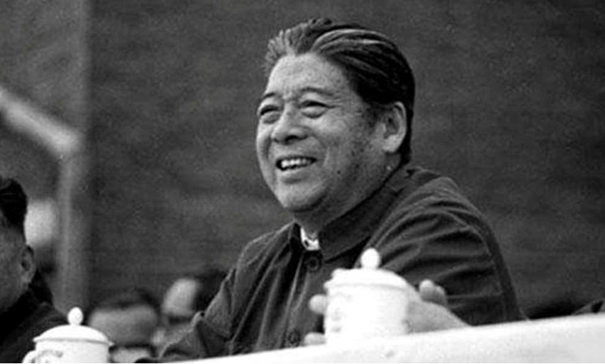58年邓小平视察一汽，谈到燃油紧张时幽默地说：只要不烧茅台就行